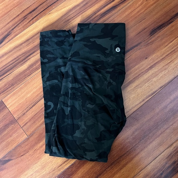 LULULEMON CROP ALIGN PANT - Picture 6 of 7